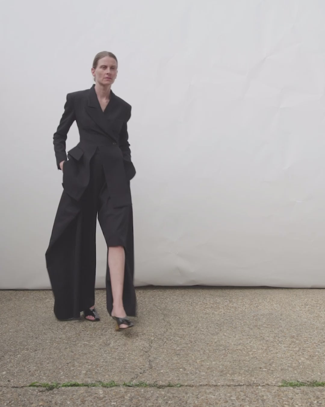 Asymmetric Volume-Contrast Jacket Black